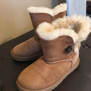 Girls Ugg boots size 3